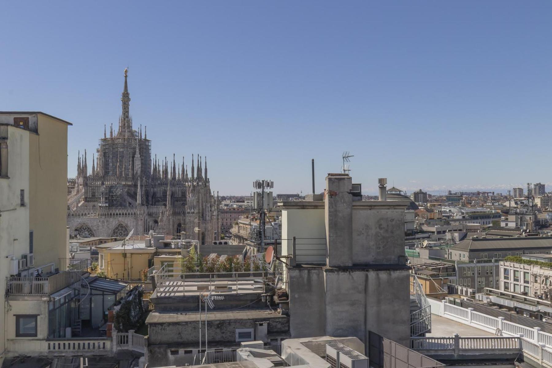 San Babila Central Tower With Panoramic Terrace Overlooking Duomo By Rentopolis Мілан Екстер'єр фото